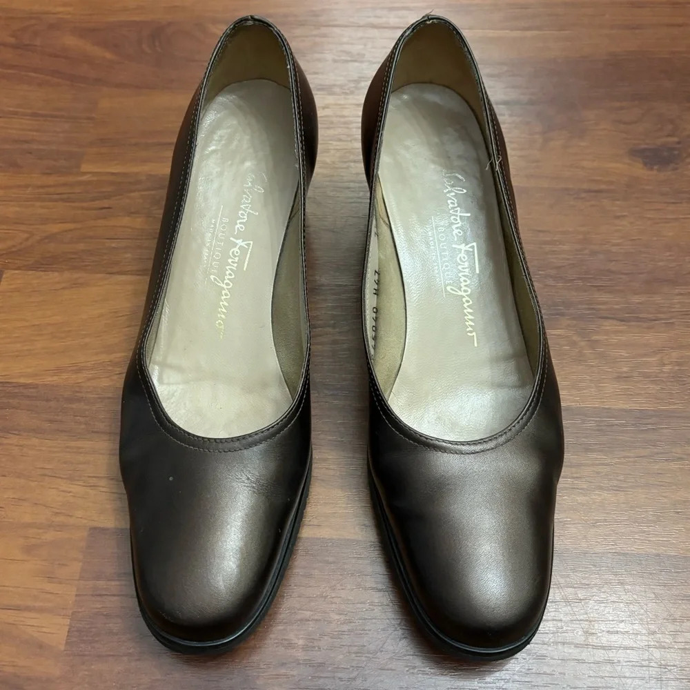 Salvador Ferragamo Bronze Leather Wedges Slip On Heels Size 7.5 - Picture 2 of 12
